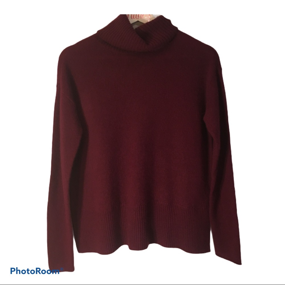 Cashmere turtleneck, cranberry colour, NWT